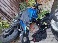 Groźny wypadek w gminie Leoncin. Motocyklista z otwartymi złamaniami trafił do szpitala