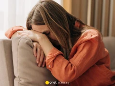 Coraz więcej osób przeżywa problemy w ciszy. "Mam przyjaciół, ale już nie dzwonię"
