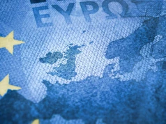 Euro pod presją. Napięcia wokół Ukrainy i kryzys fiskalny Francji osłabiają walutę