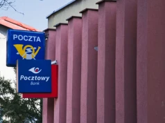 Poczta Polska ostrzega przed oszustami, którzy żądają rzekomej opłaty celnej za przesyłkę