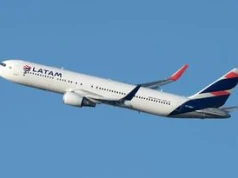 Boeing 767 LATAM z Limy do São Paulo awaryjnie zawrócił po dekompresji