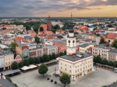 Mniej betonu, więcej zieleni. Kolejny polski rynek do przebudowy