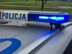 Wyskoczył przez okno szpitala i uciekł. Policjanci znaleźli go ukrytego w samochodzie