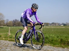 Młodszy brat Pidcocka kończy karierę, syn Wigginsa z awansem do World Touru