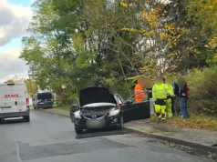 Kolizja na ulicy Spółdzielczej w Jeleniej Górze. Kierowcy muszą liczyć się z utrudnieniami