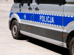 Szokujące zatrzymanie na Marszałkowskiej. Świadkowie kwestionują działania policji, sąd odrzucił wniosek o areszt (wideo)