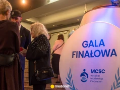 Humanoidalny robot na scenie, AI w opiece nad pacjentem. Co pokazała jubileuszowa gala MCSC?