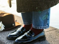 Eleganckie skórzane loafersy. Dwa modele, które dodadzą klasy jesiennym stylizacjom