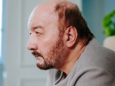 Zagrożone zawałem serce nie boli. Znaki widać na uszach, oczach i głowie