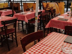 Unikaj tych dodatków w restauracji. Często długo leżą i są odgrzewane