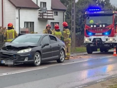 Zderzenie dwóch aut w Konarzycach. 65-latek trafił do szpitala