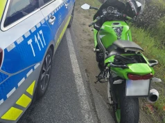 Myślał, że na jednym kole ucieknie przed policją? 19-latek stracił prawo jazdy