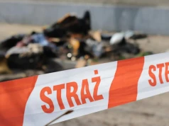 Pożar chlewni w Grabicy. W budynku było około 500 świń, trwa akcja służb