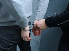 Pijany 20-latek zaatakował pałką 13-latka. Zaskakujące kulisy interwencji