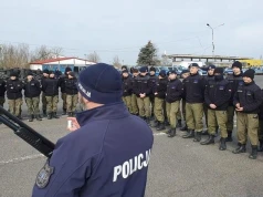 MSWiA inwestuje w kandydatów do służby. Prawie 10 tys. uczniów w mundurach