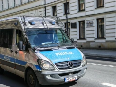 Incydent przed siedzibą resortów. Senior miał kanister z łatwopalną cieczą