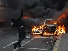 Wrze we Francji. MSZ ostrzega Polaków przed protestami