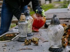 "Można z tego wyżyć". Tyle zarabia się na sprzątaniu grobów