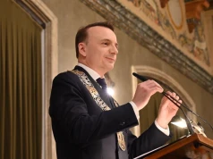 Gibała objął urząd w Krakowie. Ślubowanie i łańcuch od Kracika