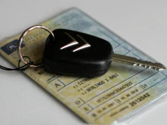 Opony, szyba, a nawet fotel. Lista usterek, które mogą zatrzymać cię przed dalszą jazdą