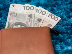 Nawet 400 zł więcej od ZUS. Renciści mają powody do zadowolenia, padła konkretna data