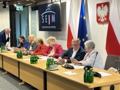 78 tys. zł miesięcznie dla lekarzy to za dużo. Posłowie stawiają warunki