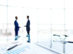 Obiecywali wolność finansową, promowali piramidę. UOKiK ujawnił ich nazwiska