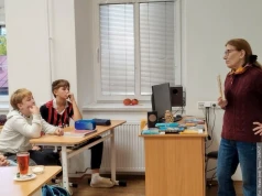Katarzyna Ryrych zapowiada książkę z Zaolziem w tle. Pisarka spotkała się z uczniami w Trzyńcu