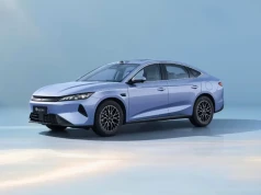BYD Qin Plus trzeciej generacji na zdjęciach. Nowy sedan ma 4,84 m długości
