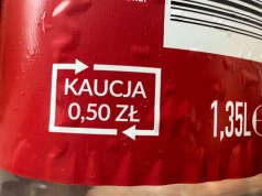 Rewolucja w systemie kaucyjnym w Polsce. Koniec z noszeniem butelek do sklepu? Nowe rozwiązanie już działa. Pieniądze trafią na konto