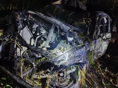 Tragiczny wypadek pod Płońskiem. Nie żyje 24-latek, BMW dachowało do zbiornika