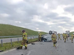 Groźny wypadek na S61. Bus dachował po zderzeniu z cysterną