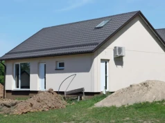 Dom do 70 m2 nie ma schodów ani korytarzy. Nada się na start, ale i emeryturę