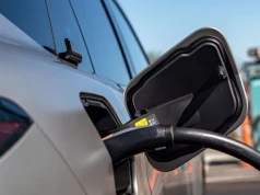349 km zasięgu w 10 minut. BMW pokazało możliwości ładowania iX5