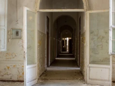 Opuszczony szpital we Włoszech jeży włos na głowie. Skrywa historię pełną bólu i izolacji