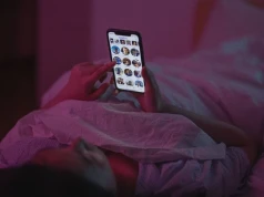 Telefon po godz. 22 a sen nastolatków. Badacze sprawdzili ponad 7,5 tys. nocy