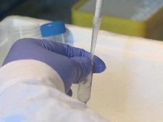 Szczepienia przeciw COVID-19 bez e-skierowania. Szczepić można się w punktach POZ i aptekach