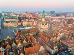 Kibice Sunderland A.F.C. już w Poznaniu. "Większość korzysta z uroków Starego Rynku"