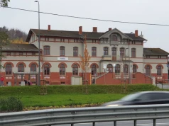 Ten dworzec zbudowali w 1870 roku, później stracił dawną funkcję. Teraz czeka go wielki powrót