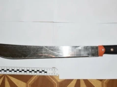 Atak maczetą. 44-latek podejrzany o usiłowanie zabójstwa, w szpitalu jego 55-letni sąsiad