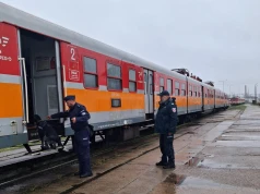 Czworonożni agenci w pociągach POLREGIO. Służby trenowały na bocznicy w Iławie