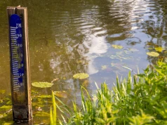 Główne jezioro traci wodę. Zapewnia aż 65 proc. zapotrzebowania dla miasta