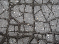 Lublin. Naukowcy pracują nad powtórnym wykorzystaniem zużytego asfaltu do budowy dróg