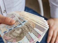 Ujawnili, ile zarabia się w Polsce. Jedna liczba szczególnie rzuca się w oczy