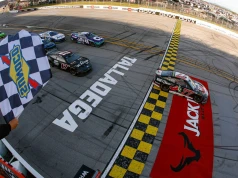 Rywalizacja o mistrzostwo NASCAR na ostatniej prostej – wyścigi w Talladedze i Martinsville na żywo w Motowizji