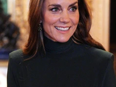 Brązowy sweter fair isle w stylu Kate Middleton to szykowny i przytulny wybór na jesień. Znalazłam 4 podobne swetry z wełny