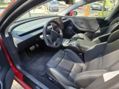 Tesla traci najmniej, chińskie marki najwięcej. Które elektryki najlepiej trzymają wartość?