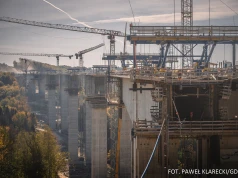 Najwyższa estakada w Polsce. Na S19 budują drogę 80 metrów nad ziemią