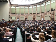 Ustawy podatkowe to dopiero początek. Budżety Polski i UE na grząskich piaskach