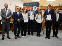 Średnia 6,0 i stypendia dla 196 uczniów! Powiat Nowosądecki nagradza najlepszych
